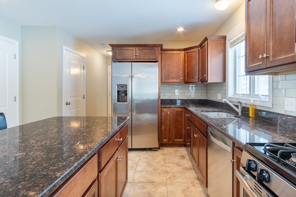 36 Wells Street Springfield, MA 01104 - Photo 10 of 24 Gallery Image 10