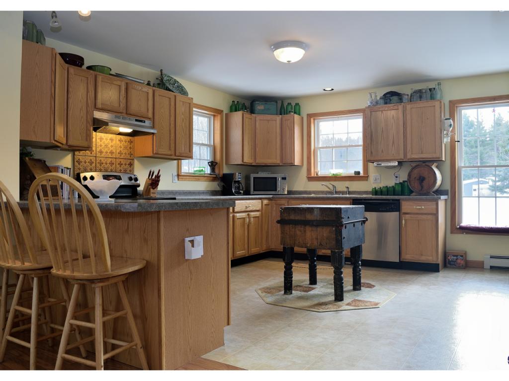 379 Adams Road Williamstown, VT 05679 - Photo 4 of 27