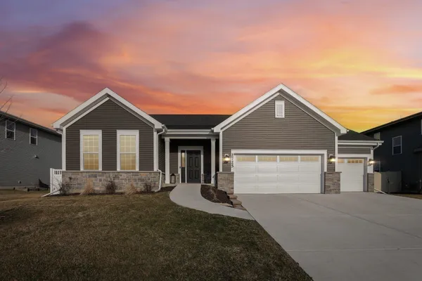 $899,900 | 2725 Wayfair Street, Fitchburg, WI 53711