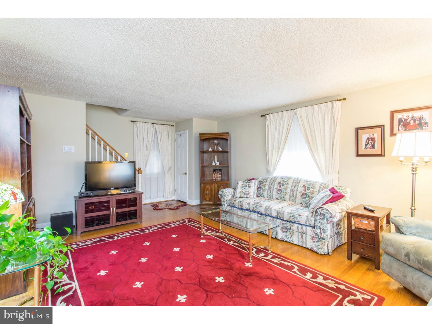 500 Springview Lane Springfield, PA 19064 - Photo 3 of 23 Gallery Image 3