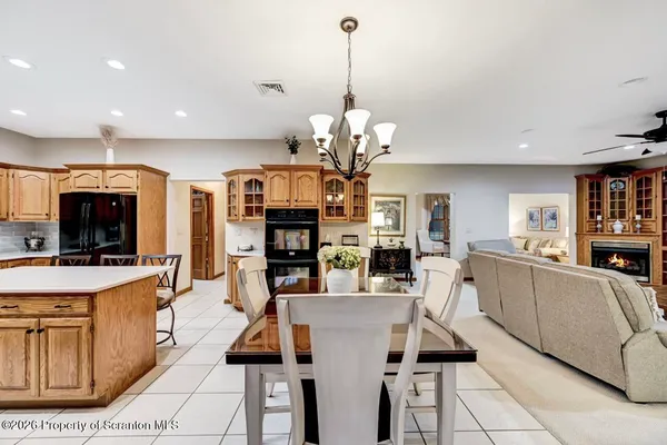 $749,000 | 502 Park Lane, Moscow, PA 18444