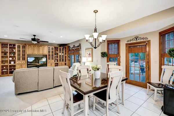 $749,000 | 502 Park Lane, Moscow, PA 18444