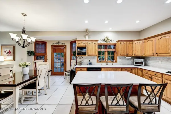 $749,000 | 502 Park Lane, Moscow, PA 18444