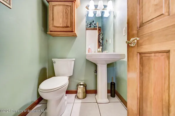 $749,000 | 502 Park Lane, Moscow, PA 18444