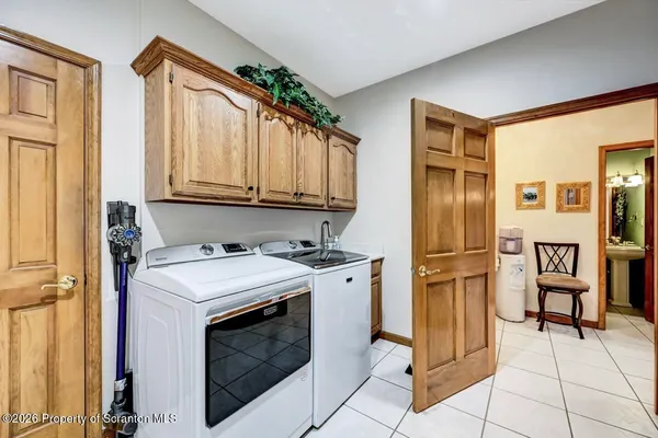 $749,000 | 502 Park Lane, Moscow, PA 18444