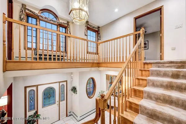 $749,000 | 502 Park Lane, Moscow, PA 18444