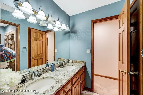 $749,000 | 502 Park Lane, Moscow, PA 18444