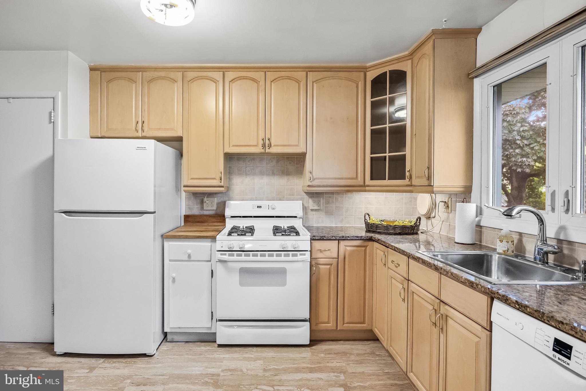 136 Ridge Circle Cherry Hill, NJ 08002 - Photo 12 of 28