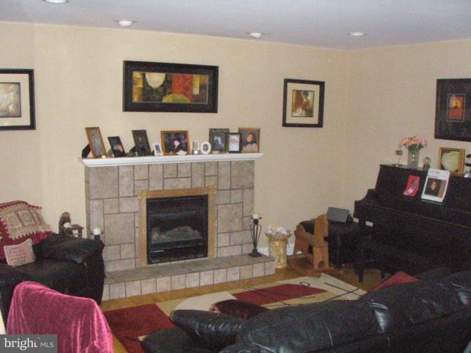 4208 Necker Avenue Nottingham, MD 21236 - Photo 3 of 17 Living Room