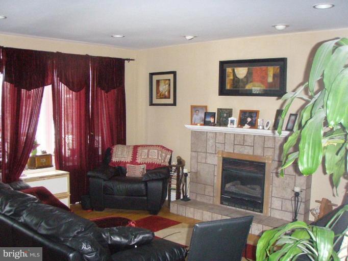 4208 Necker Avenue Nottingham, MD 21236 - Photo 4 of 17 Living Room #2