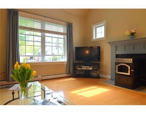 79 Gleckler Road Portland, ME 04103 - Photo 5 of 24 Living Room.