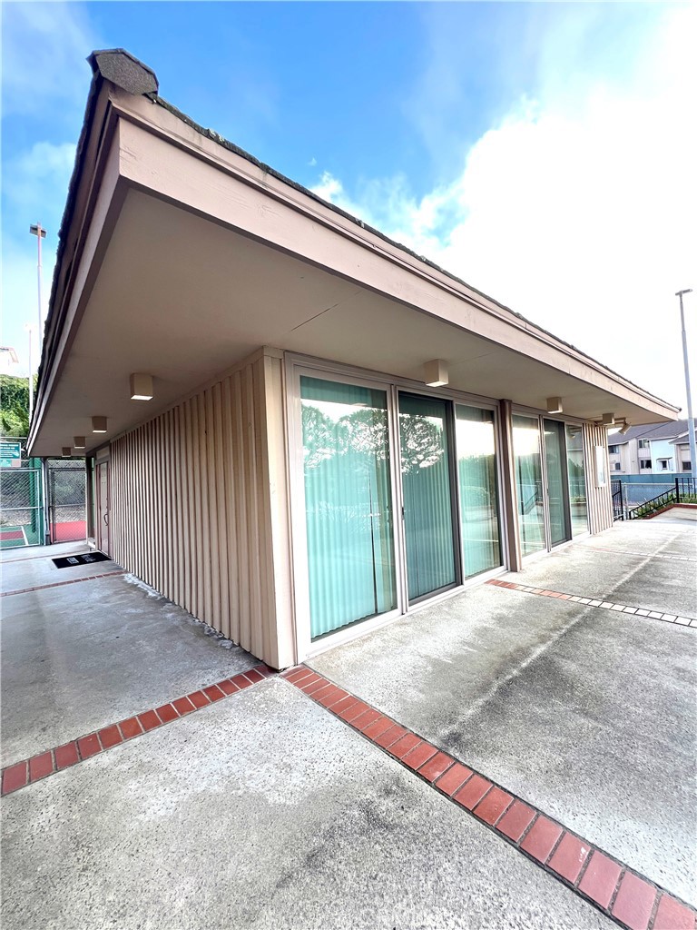 28129 Ridgethorne Court, Unit 34 Rancho Palos Verdes, CA 90275 - Photo 18 of 27 a view of backyard with large tree