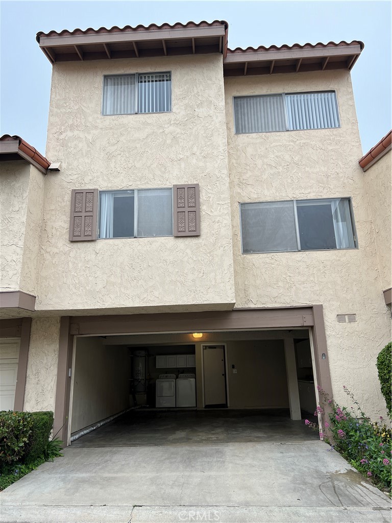 28129 Ridgethorne Court, Unit 34 Rancho Palos Verdes, CA 90275 - Photo 10 of 27 a house view with a outdoor space