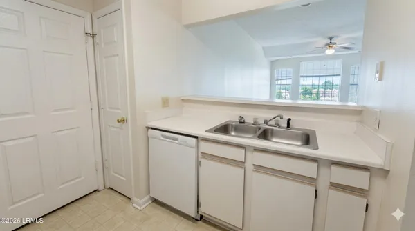 $1,200 | 1231 Ladys Island Drive, Unit 339, Port Royal, SC 29935