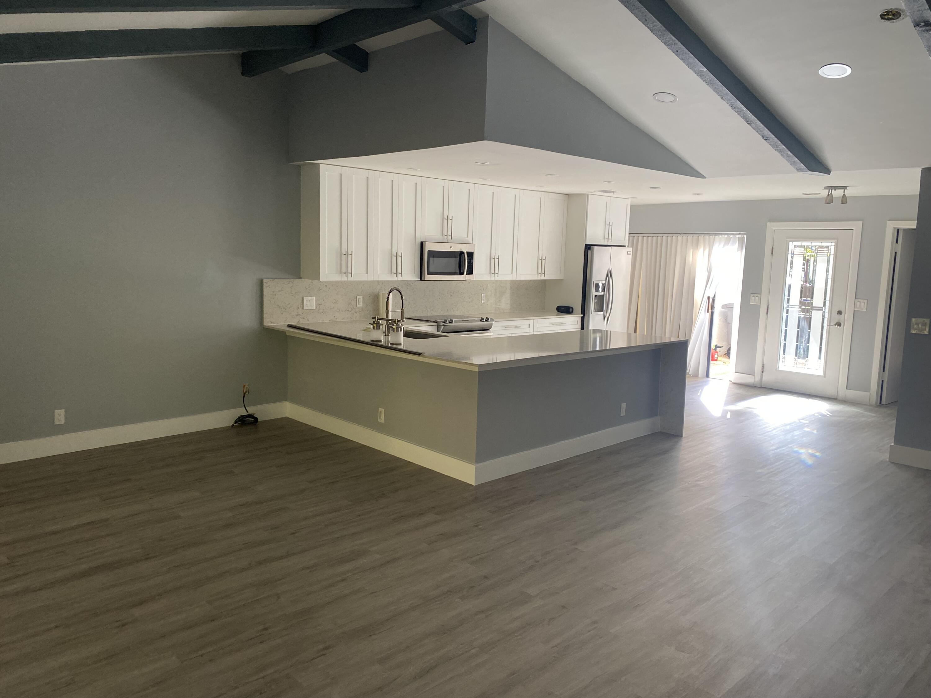 6845 Tiburon Circle Boca Raton, FL 33433 - Photo 4 of 10 Kitchen