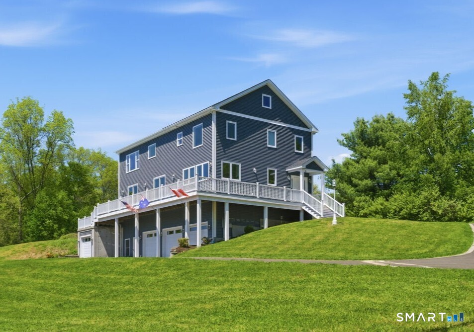 8 Buckingham Road Derby, CT 06418 - Photo 1 of 40