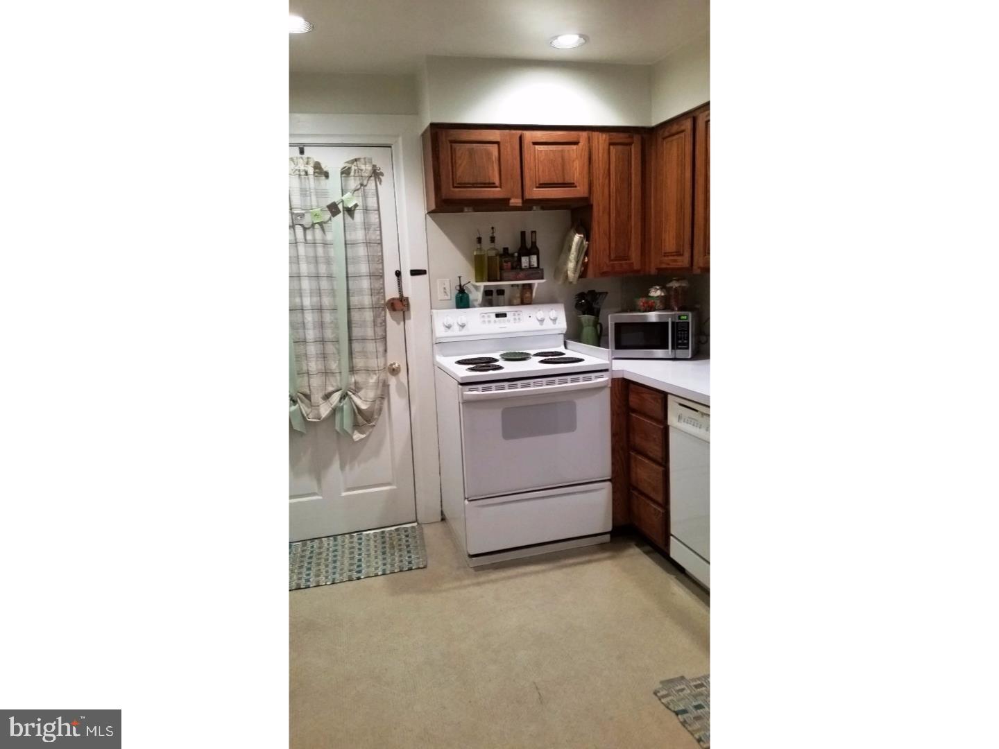 210 Byers Road, Unit 1E Chester Springs, PA 19425 - Photo 5 of 8 Kitchen