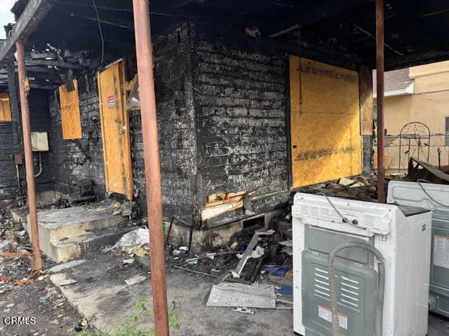 a view of walk in closet