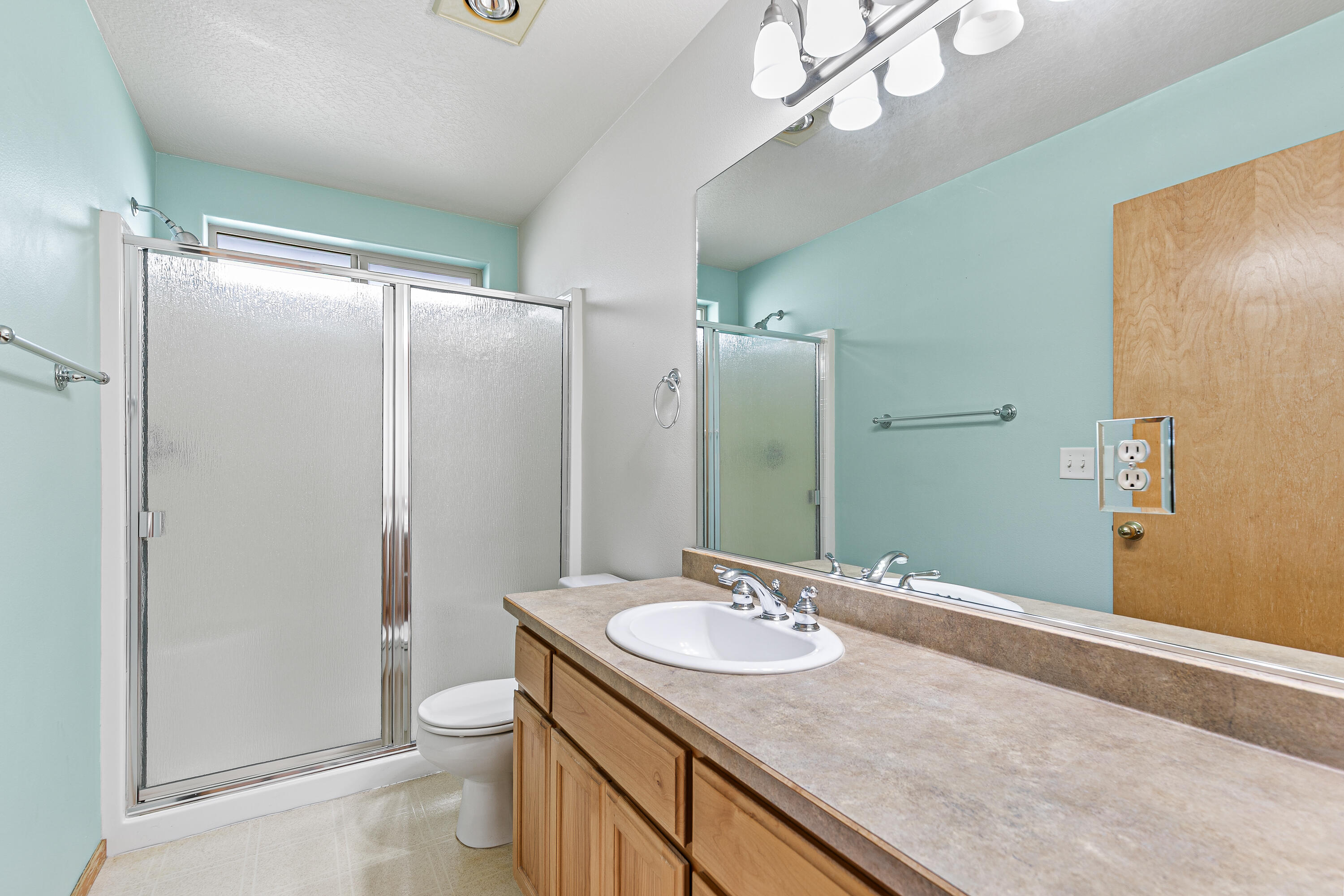 5 Logan Way Talent, OR 97540 - Photo 21 of 35 9R9A6344