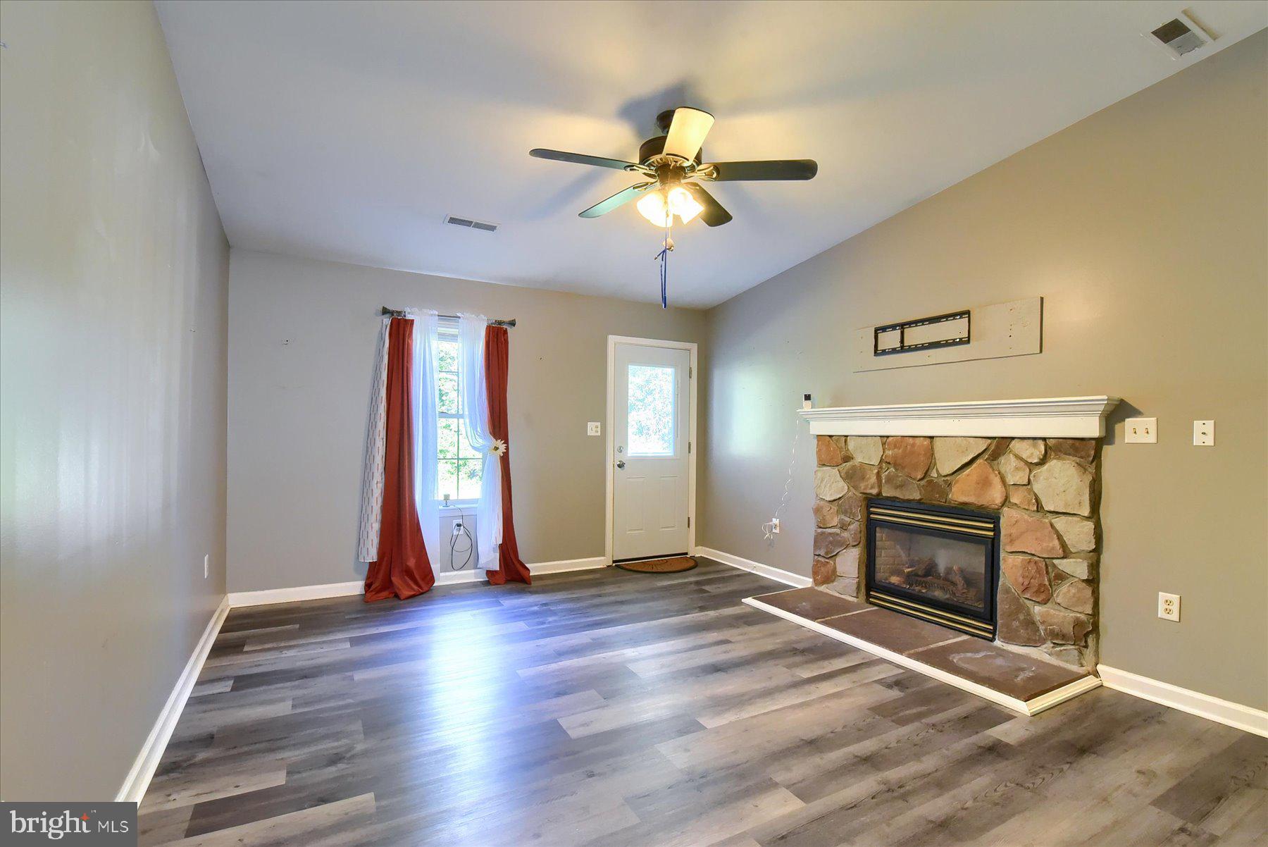 2912 Rainbow Road Dover, PA 17315 - Photo 8 of 28 Gallery Image 8