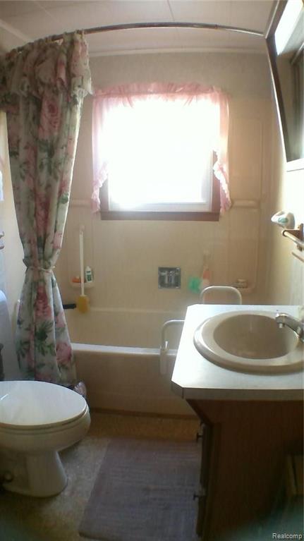 2574 Alger Road Port Huron, MI 48060 - Photo 12 of 15