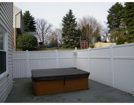 1981 Carriage Hill Road Allison Park, PA 15101 - Photo 14 of 18 Swimming Pool/Hot Tub/Sauna. Composite deck with hot tub.
