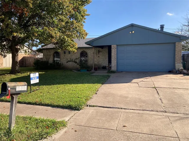$189,900 | 6812 Newcastle Place, North Richland Hills, TX 76182