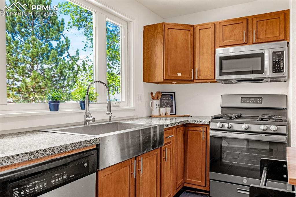 1535 Lexington Road Pueblo, CO 81001 - Photo 13 of 44