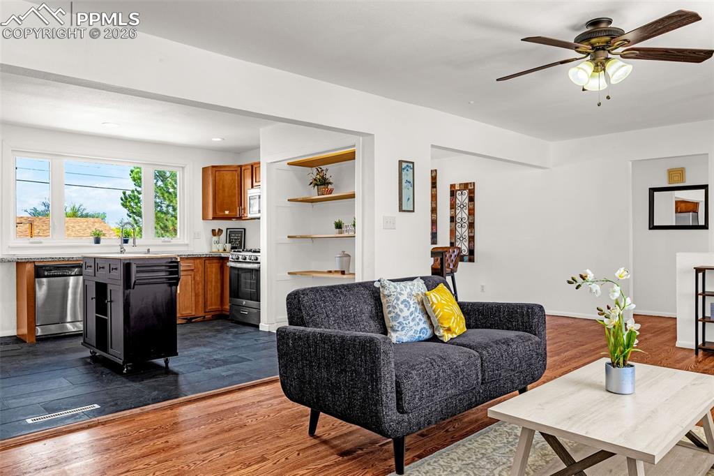 1535 Lexington Road Pueblo, CO 81001 - Photo 6 of 44