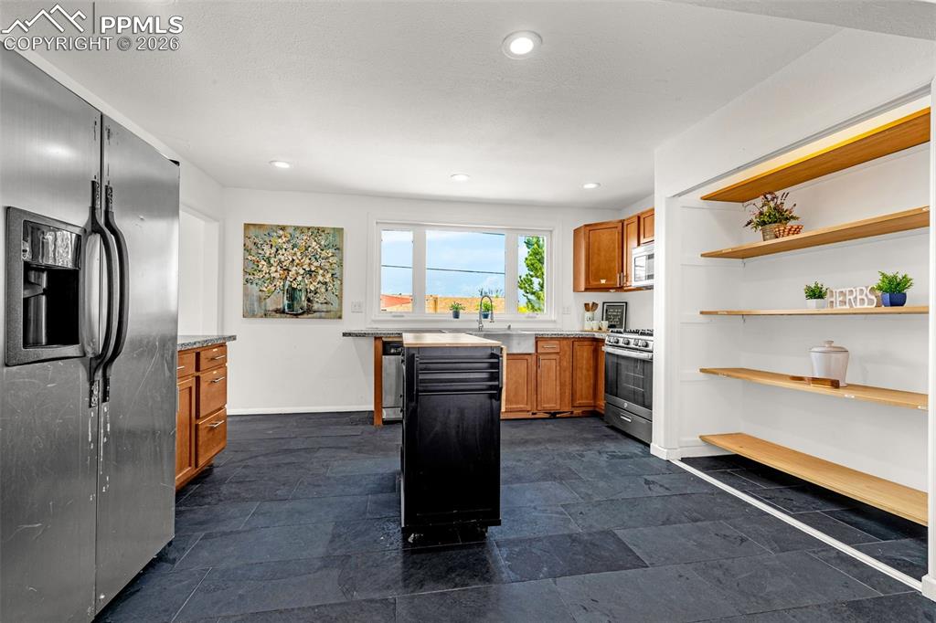 1535 Lexington Road Pueblo, CO 81001 - Photo 9 of 44