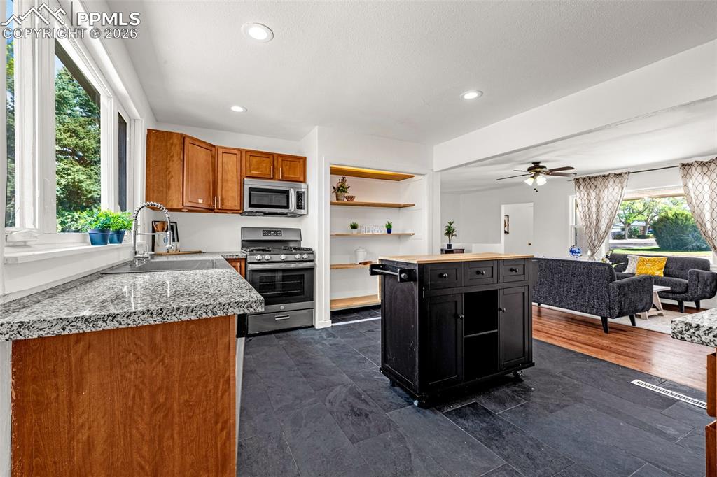 1535 Lexington Road Pueblo, CO 81001 - Photo 10 of 44