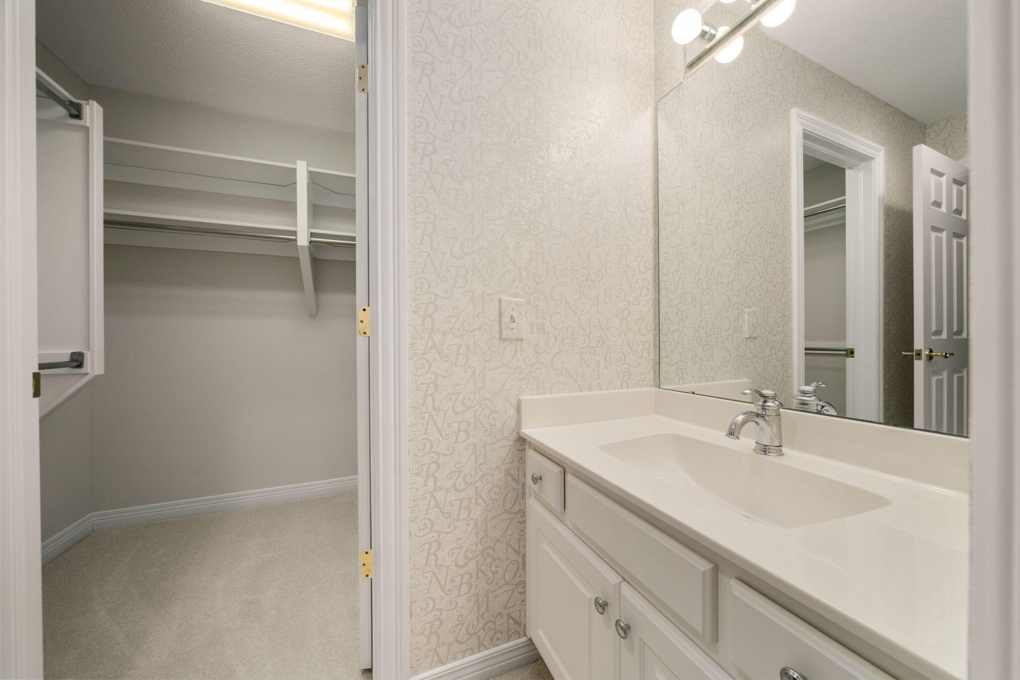 650 West Orange Road Delaware, OH 43015 - Photo 77 of 149 Second Floor Full Bathroom 2