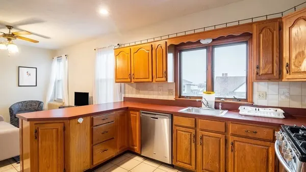 $4,000 | 88 Glen Street, Unit 2, Somerville, MA 02145