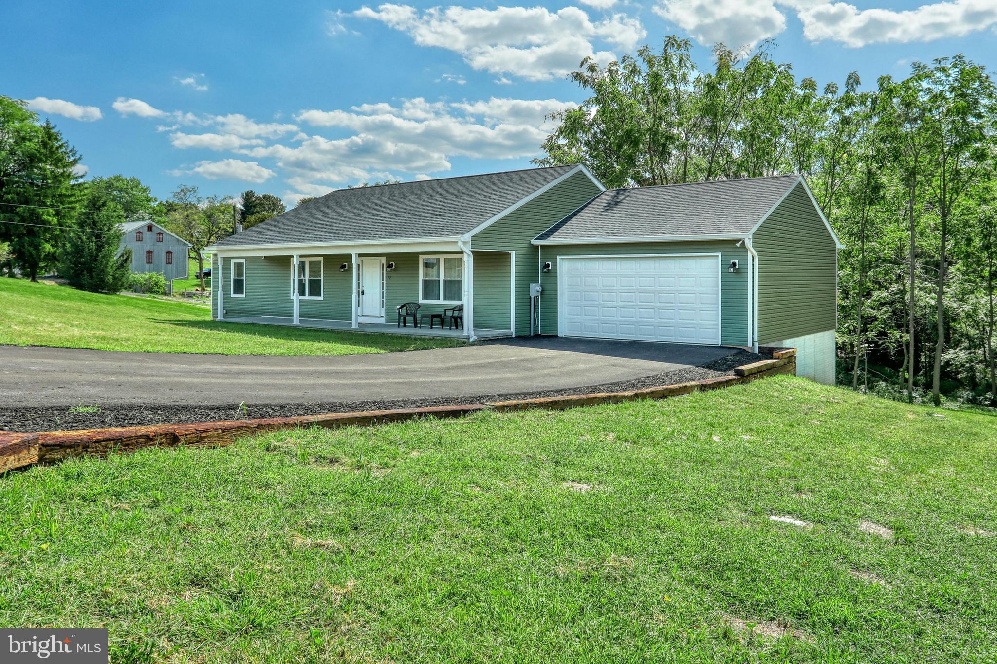 17 South Burns Road Spring Grove, PA 17362 - Photo 3 of 34