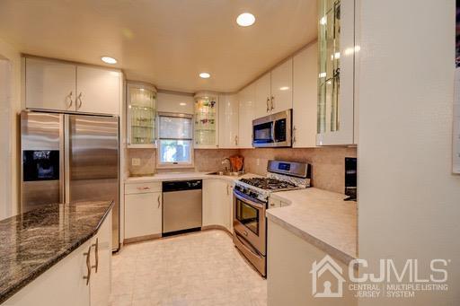 4806 Hana Road Edison, NJ 08817 - Photo 4 of 15 Gallery Image 4
