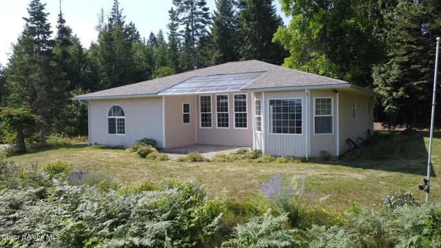 $650,000 | 271 Windswept Court, Naples, ID 83847