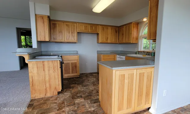 $650,000 | 271 Windswept Court, Naples, ID 83847