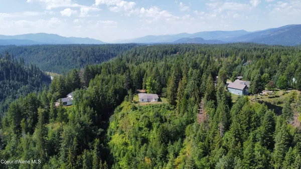 $650,000 | 271 Windswept Court, Naples, ID 83847