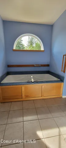 $650,000 | 271 Windswept Court, Naples, ID 83847