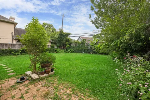 $700,000 | 3318 Mid Lane, Houston, TX 77027