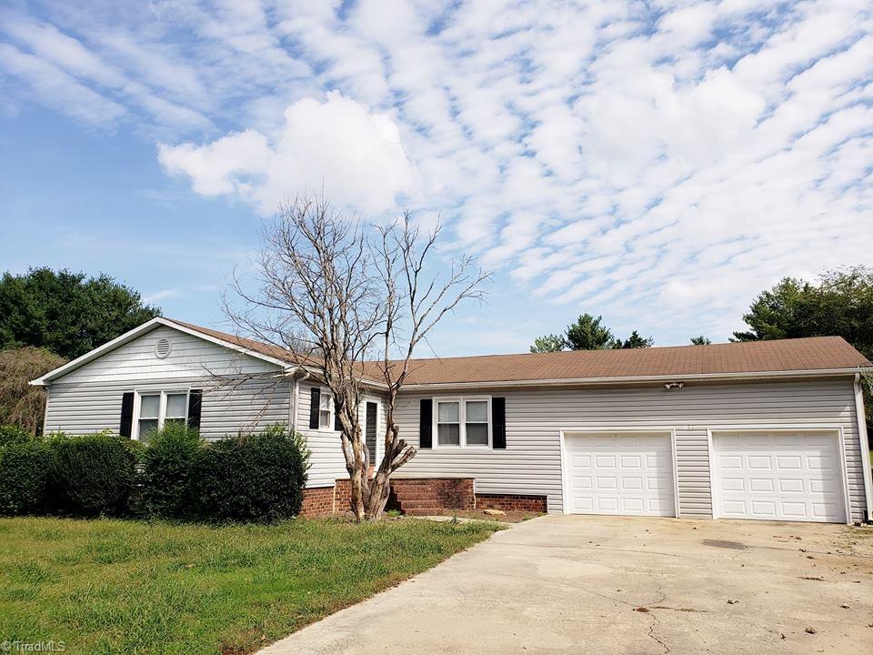 422 Heitman Road Thomasville, NC 27360 - Photo 1 of 9 Gallery Image 1