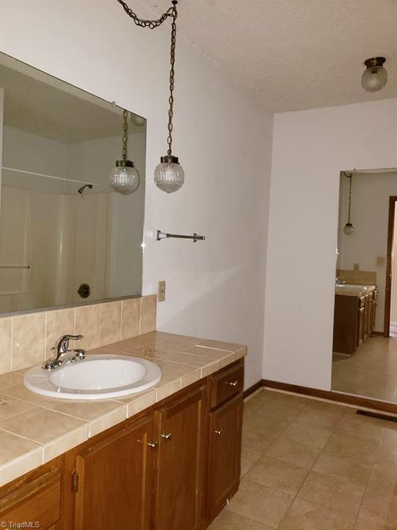 422 Heitman Road Thomasville, NC 27360 - Photo 7 of 9 Gallery Image 7