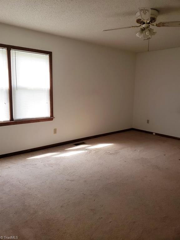 422 Heitman Road Thomasville, NC 27360 - Photo 8 of 9 Gallery Image 8