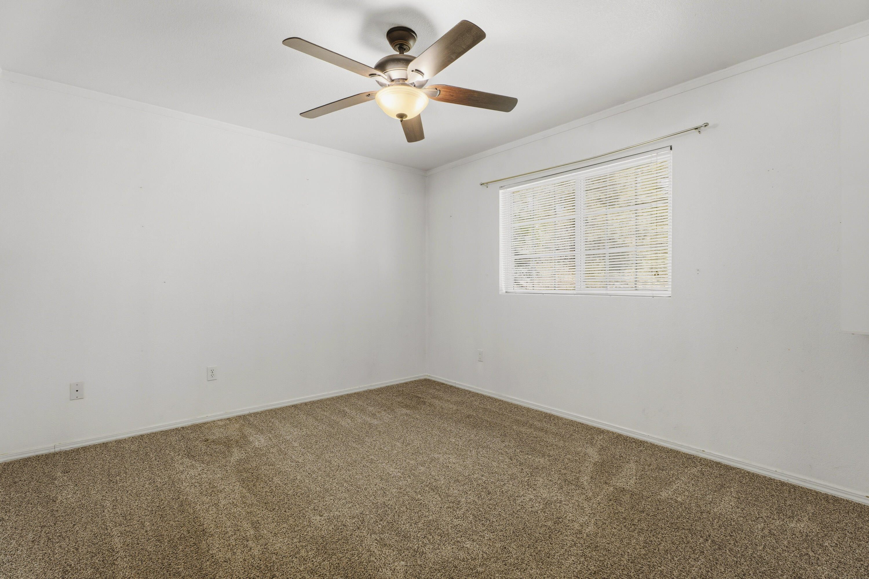 55885 Osprey Road Bend, OR 97707 - Photo 21 of 58 Secondary bedrom with carpet.