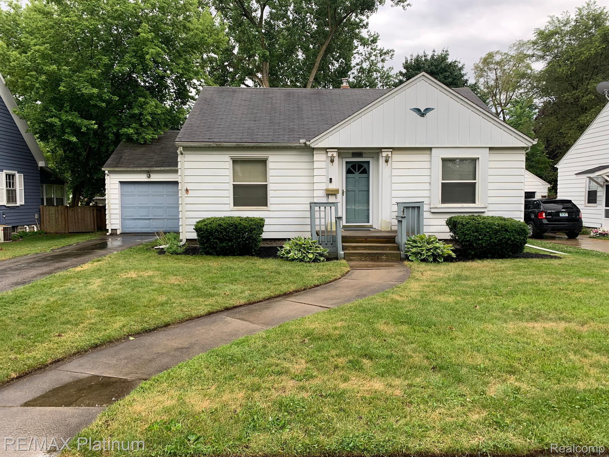 209 Riddle Street Howell, MI 48843 - Photo 1 of 8 Gallery Image 1