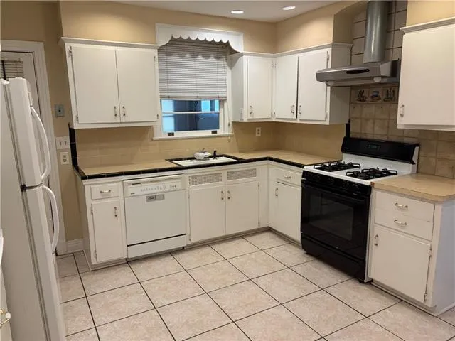 $2,250 | 210 East William David Parkway, Metairie, LA 70005
