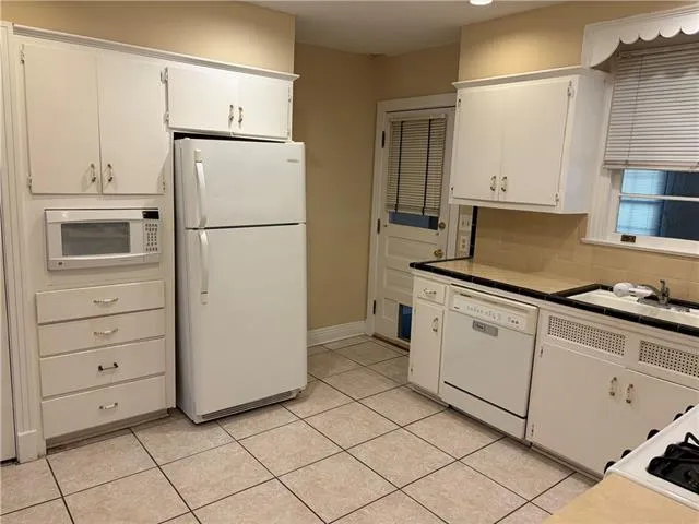 $2,250 | 210 East William David Parkway, Metairie, LA 70005