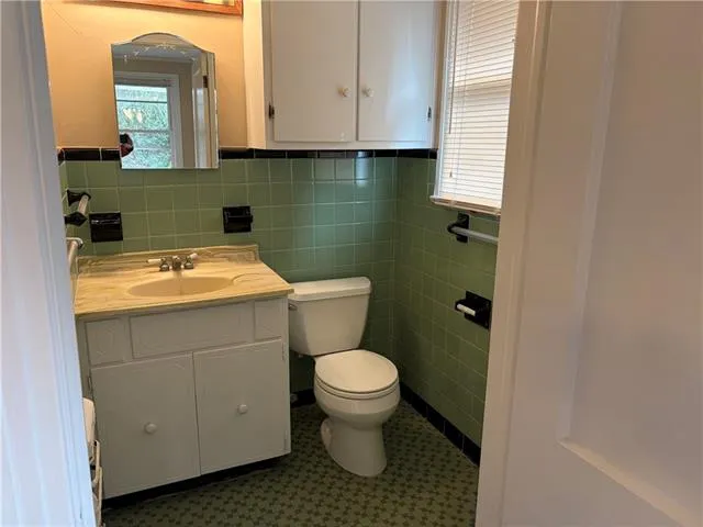 $2,250 | 210 East William David Parkway, Metairie, LA 70005