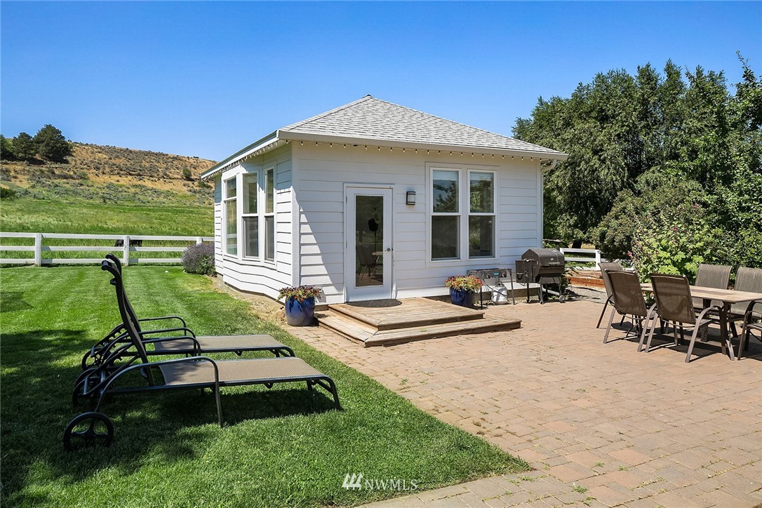 4311 Umptanum Road Ellensburg, WA 98926 - Photo 3 of 39 Gallery Image 3