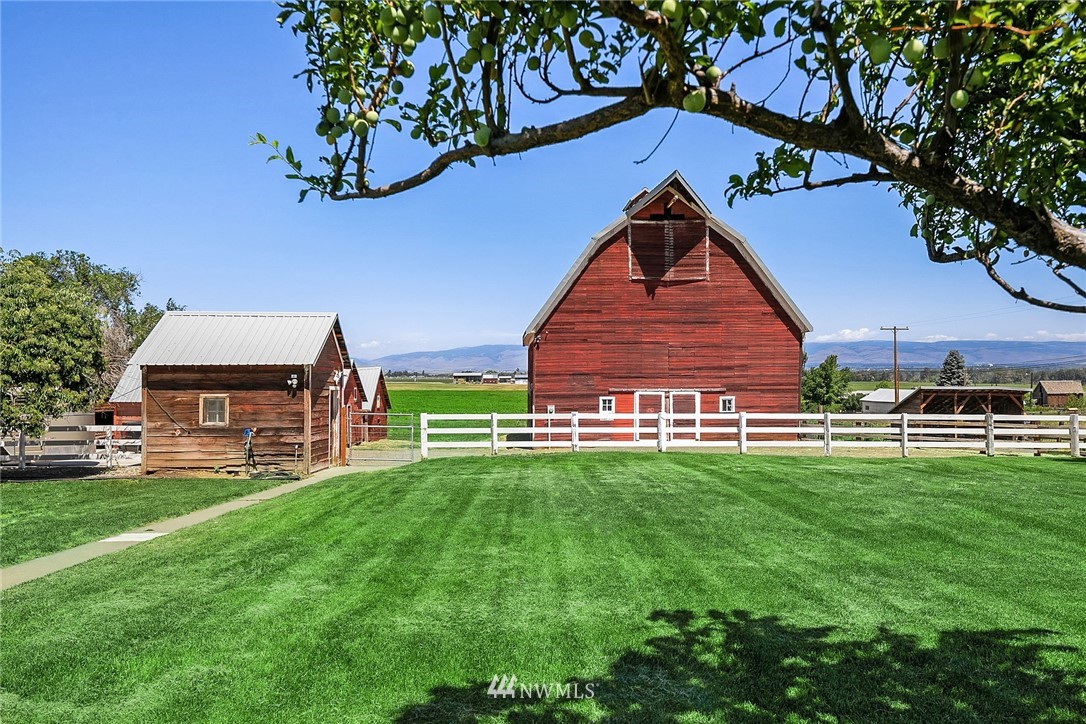 4311 Umptanum Road Ellensburg, WA 98926 - Photo 5 of 39 Gallery Image 5
